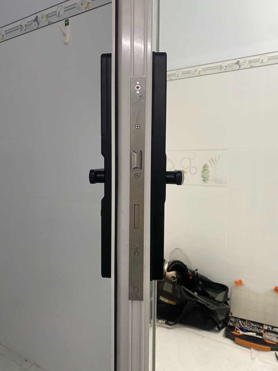 Khóa vân tay cửa nhôm Xingfa DSmart N38T Chống màu đen black Khóa vân tay cửa nhôm Xingfa DSmart N38T Chống màu đen black