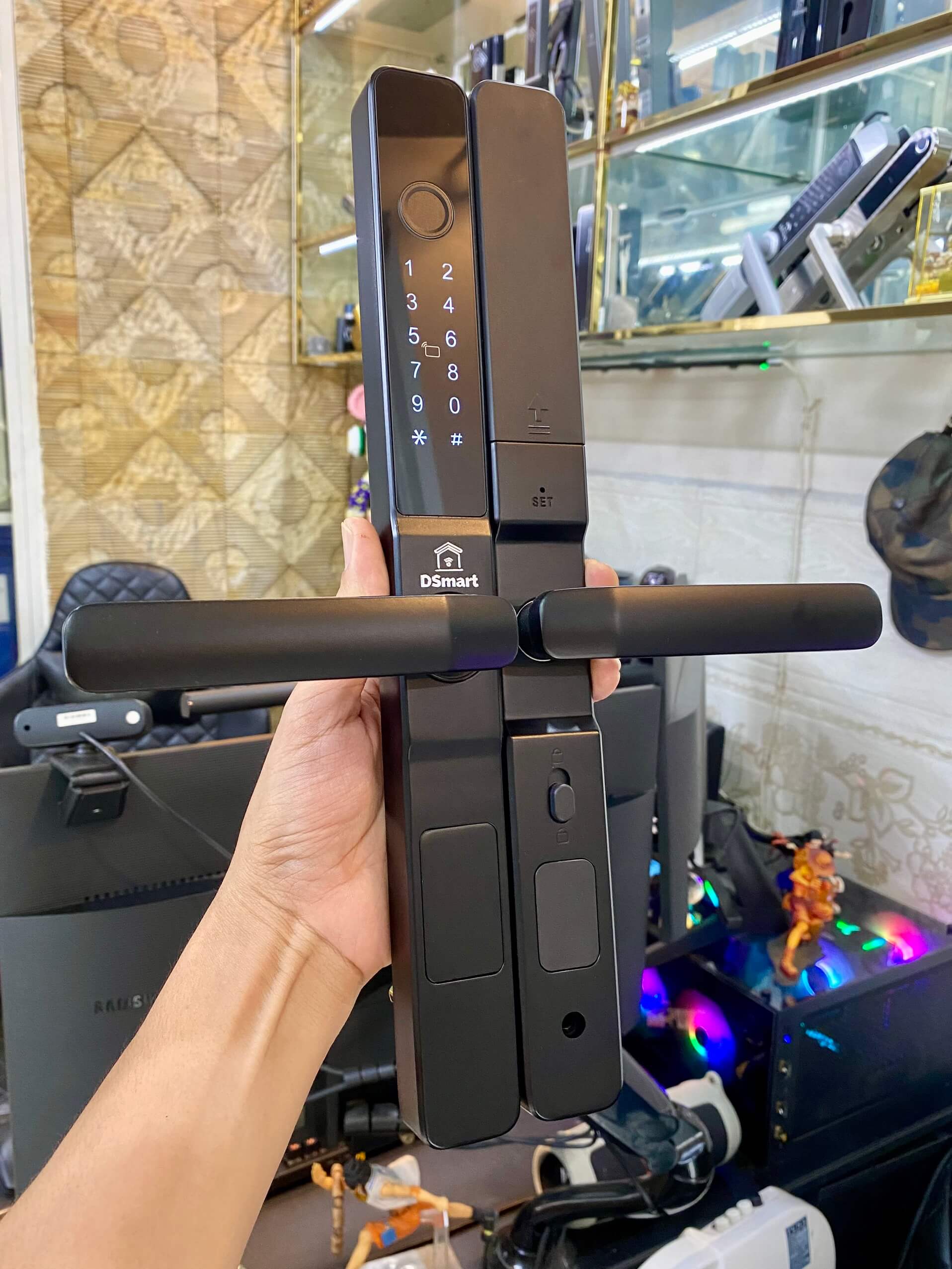 Khóa điện tử vân tay cửa nhôm Xingfa DSmart N38T Chống màu đen black Khóa điện tử vân tay cửa nhôm Xingfa DSmart N38T Chống màu đen black