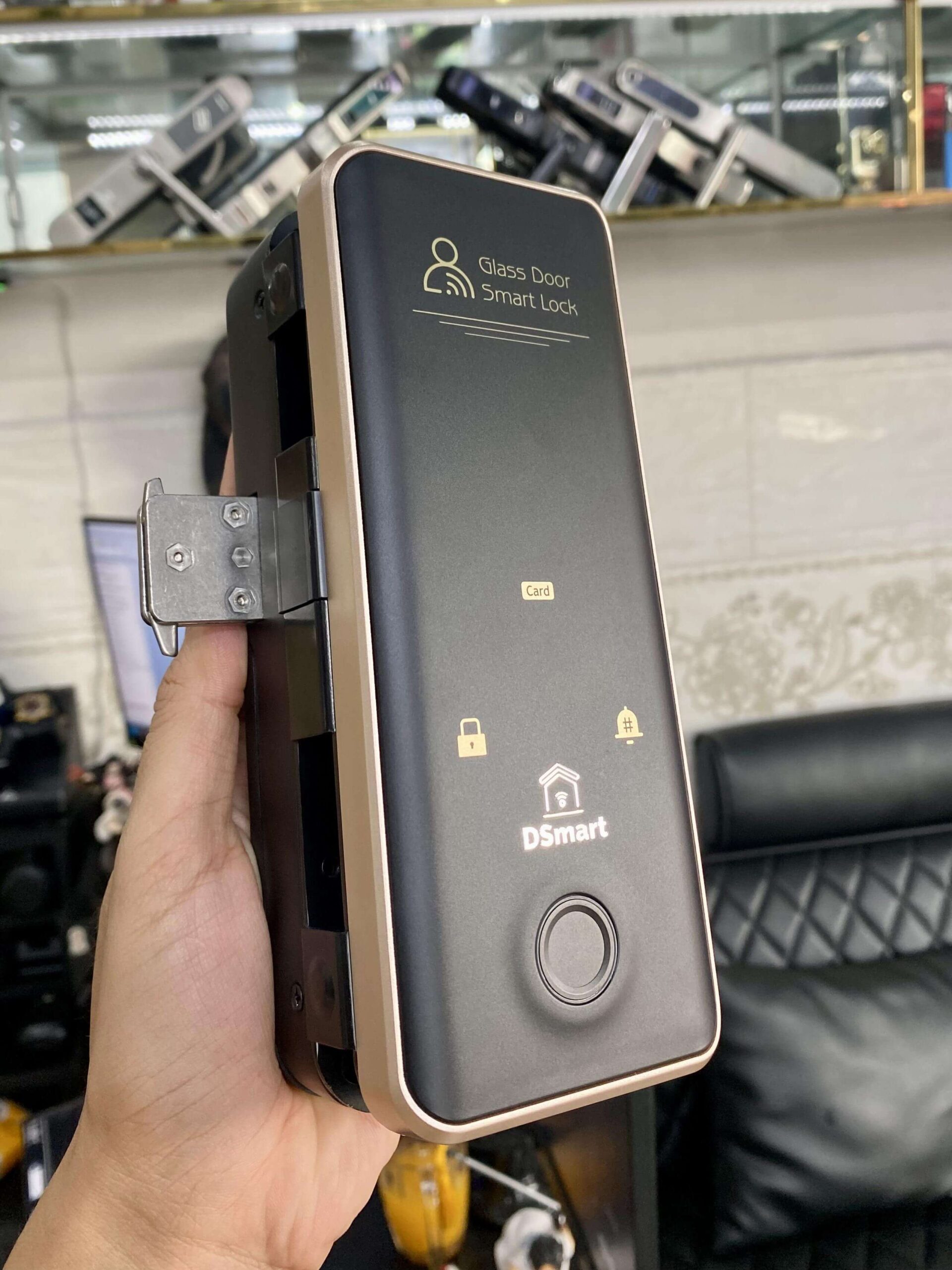 Khoá điện tử vân tay cửa kính DSMART K38T Khoá điện tử vân tay cửa kính DSMART K38T