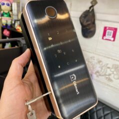 Trang chủ 172 Khoá VÂN TAY cửa kính DSmart K38T thông minh