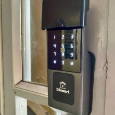 Trang chủ 102 Khóa Cửa Cổng Sắt Thông Minh DSmart 2C38T