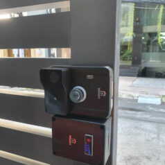 Khóa Cửa Cổng DSmart 2C39T Vân Tay 2 chiều CHỐNG NƯỚC 4 Khóa Cửa Cổng Nhà Thuê Trọ Khóa Cửa Cổng ngoài trời Khóa Cửa Cổng ngoài trời DSmart 2C39T chống mưa lắp pin khối dung lượng cao