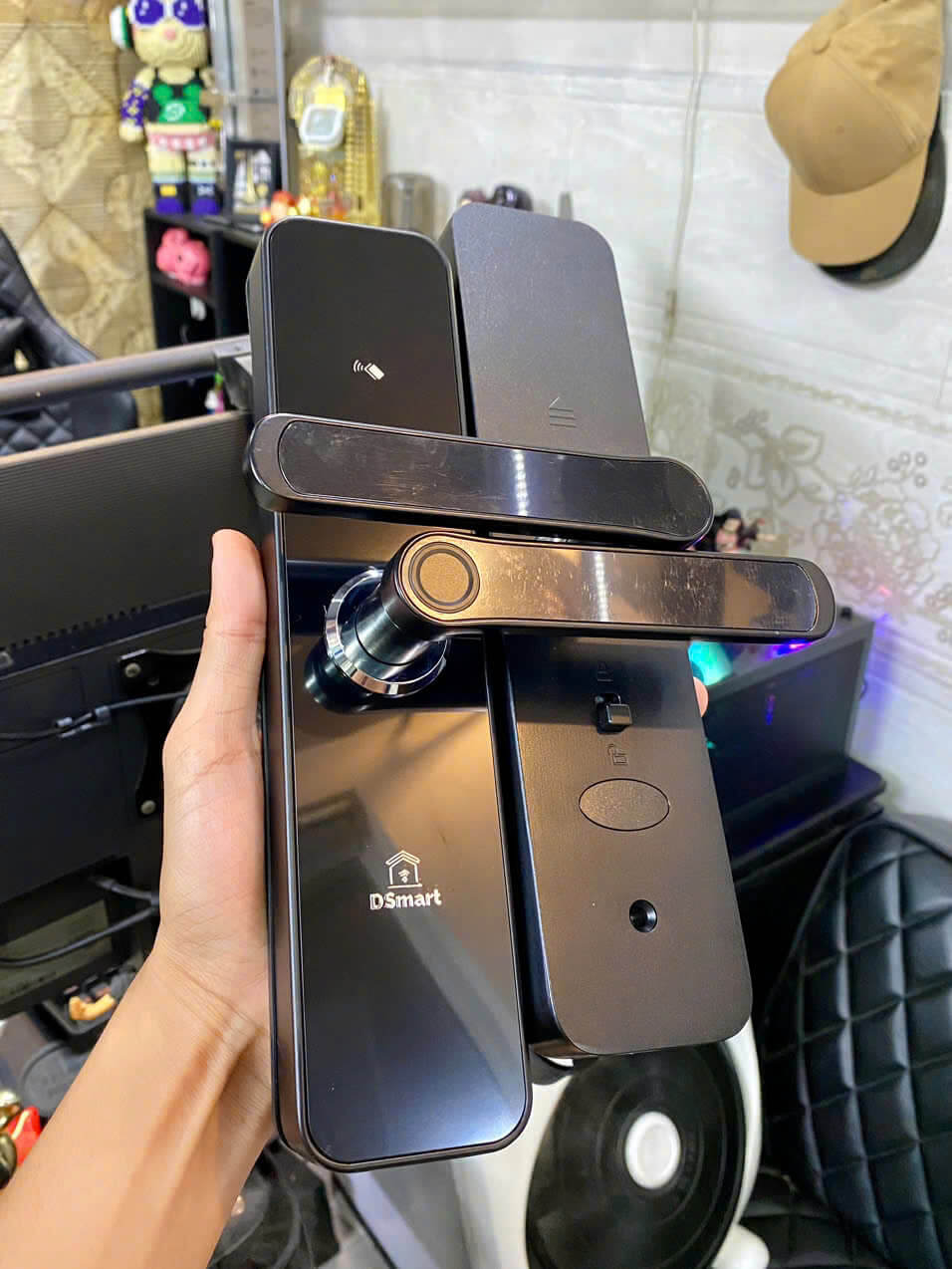 Khóa điện tử cửa gỗ vân tay Dsmart PN06T Khóa điện tử cửa gỗ vân tay Dsmart PN06T