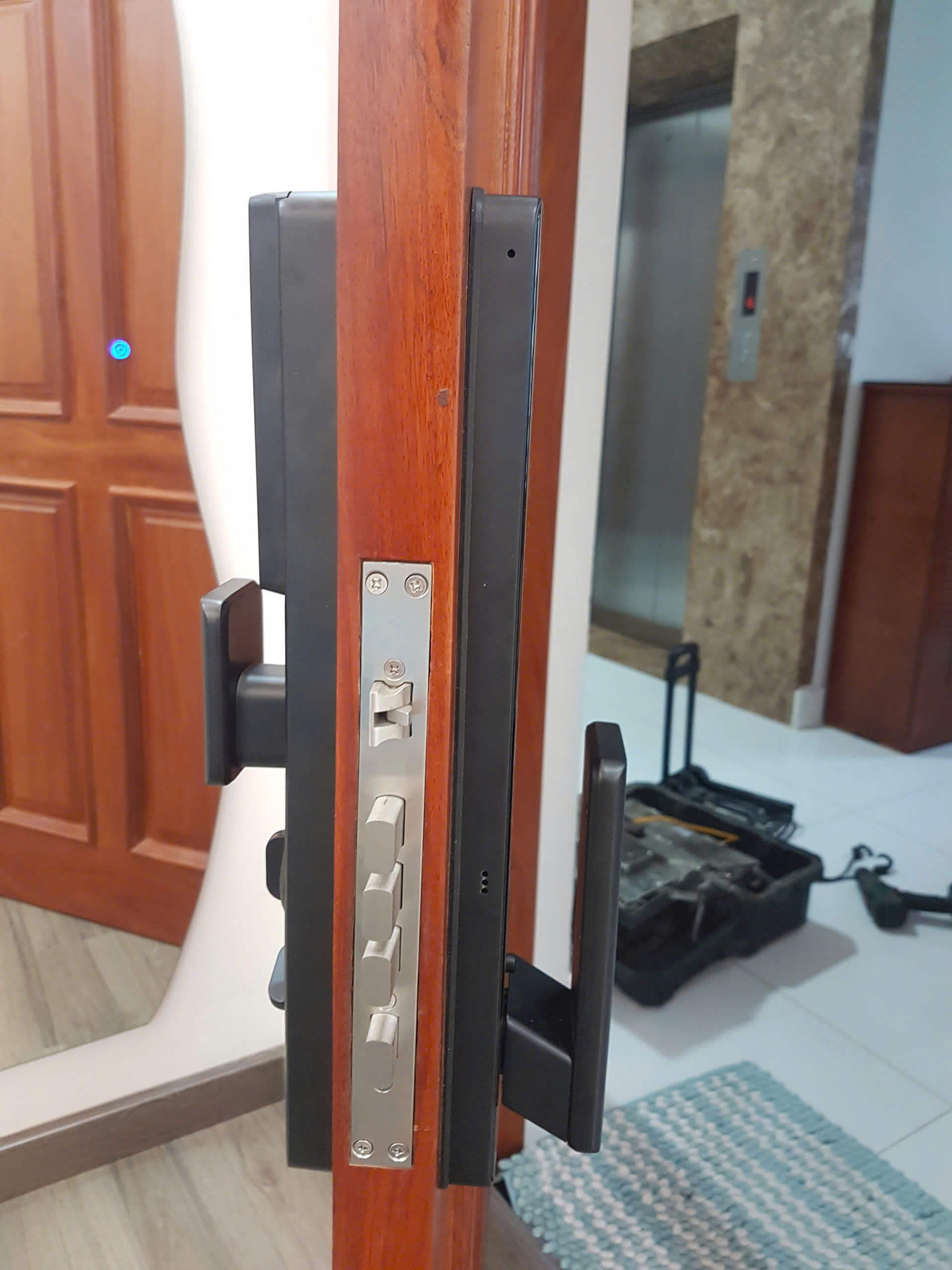 Khóa Cửa Gỗ Thông Minh Nhận Dạng Khuôn Mặt FaceID Wifi DSmart PLA01T TTLockKhóa Cửa Gỗ Thông Minh Nhận Dạng Khuôn Mặt FaceID Wifi DSmart PLA01T TTLock Khóa Cửa Gỗ Thông Minh Nhận Dạng Khuôn Mặt FaceID Wifi DSmart PLA01T TTLock