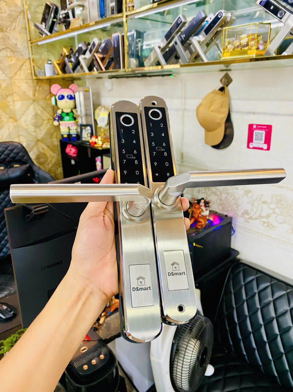 Khóa DSmart N35T-2C Inox 304 chống nước gắn được cho cửa mở ngoài trời Khóa DSmart N35T-2C Inox 304 chống nước gắn được cho cửa mở ngoài trời