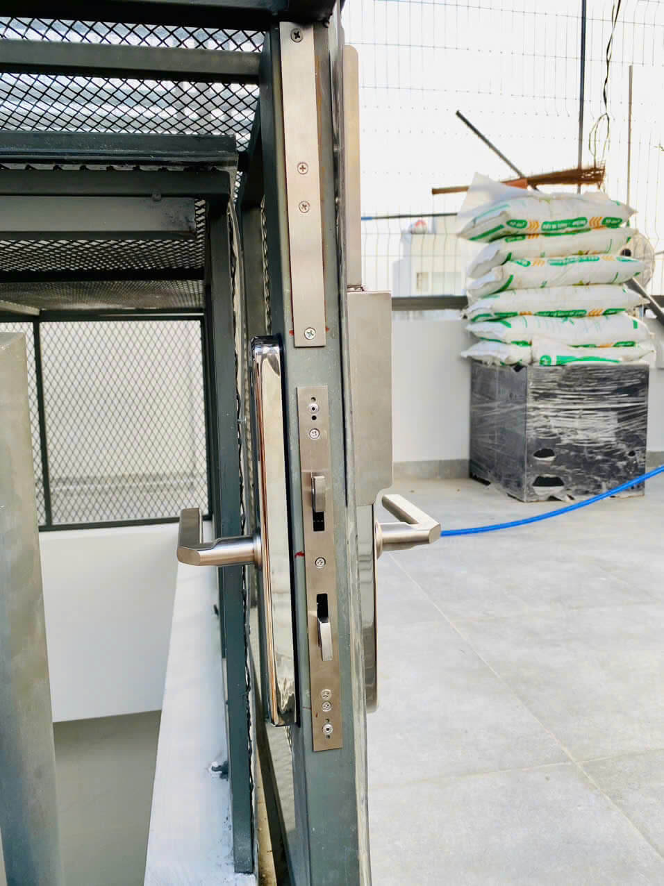 Khóa vân tay N35T-2C cho cửa lùa kiểm soát lưu lịch sử 2 chiều ra vô Khóa vân tay N35T-2C cho cửa lùa kiểm soát lưu lịch sử 2 chiều ra vô