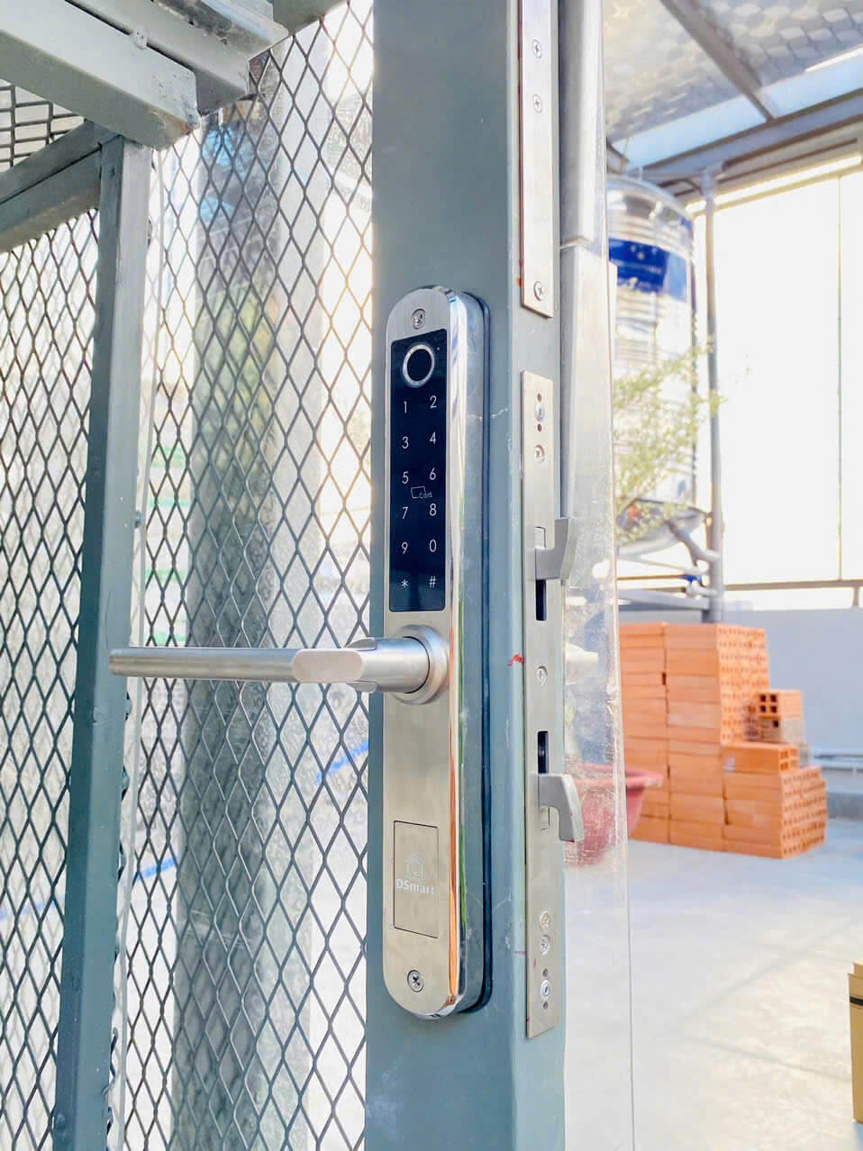 Khóa vân tay N35T-2C cho cửa lùa kiểm soát lưu lịch sử 2 chiều ra vô Khóa vân tay N35T-2C cho cửa lùa kiểm soát lưu lịch sử 2 chiều ra vô