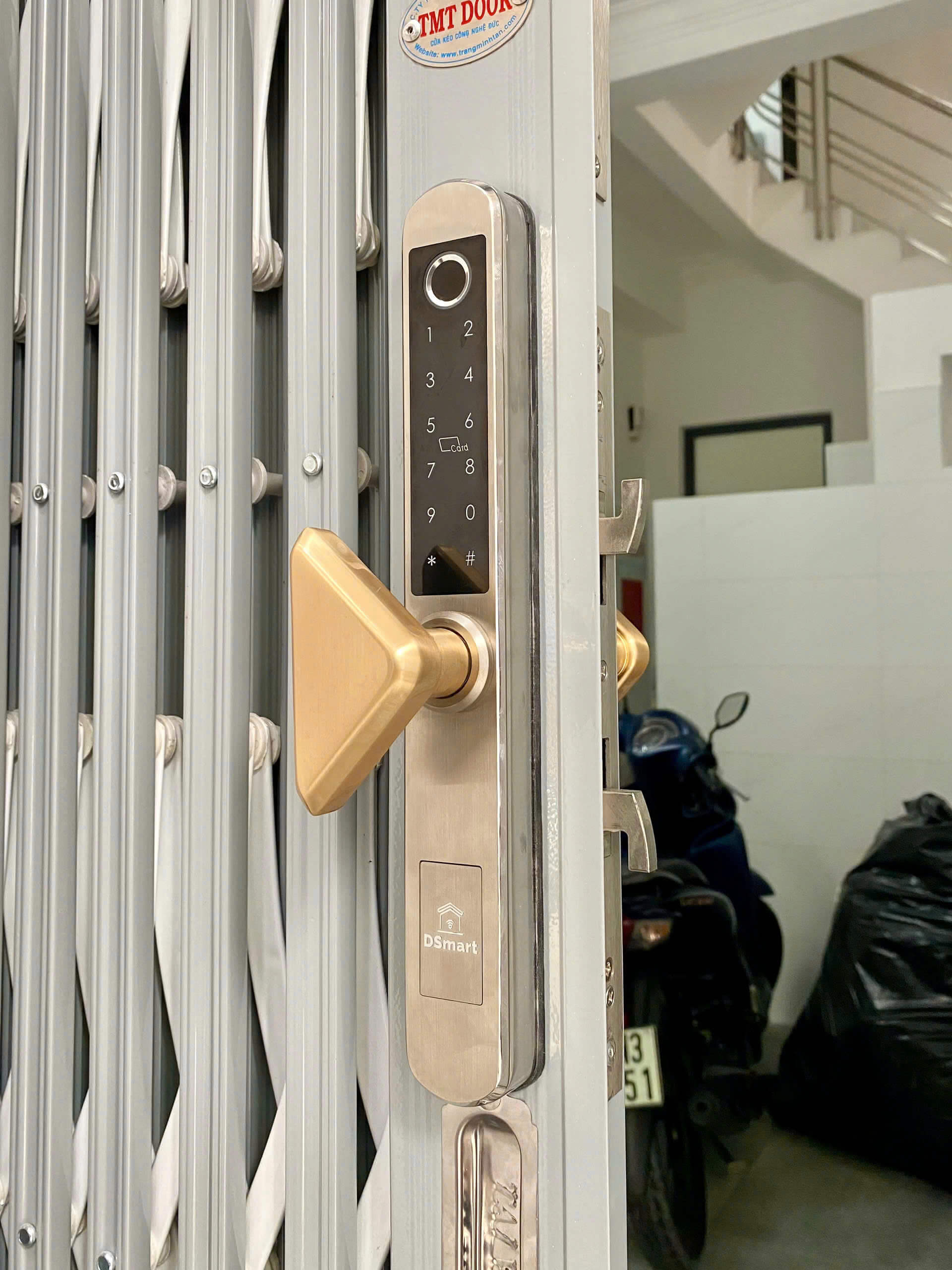 Khóa điện tử 2 mặt vân tay N35T-2C gắn cửa xếp lùa Khóa điện tử 2 mặt vân tay N35T-2C gắn cửa xếp lùa