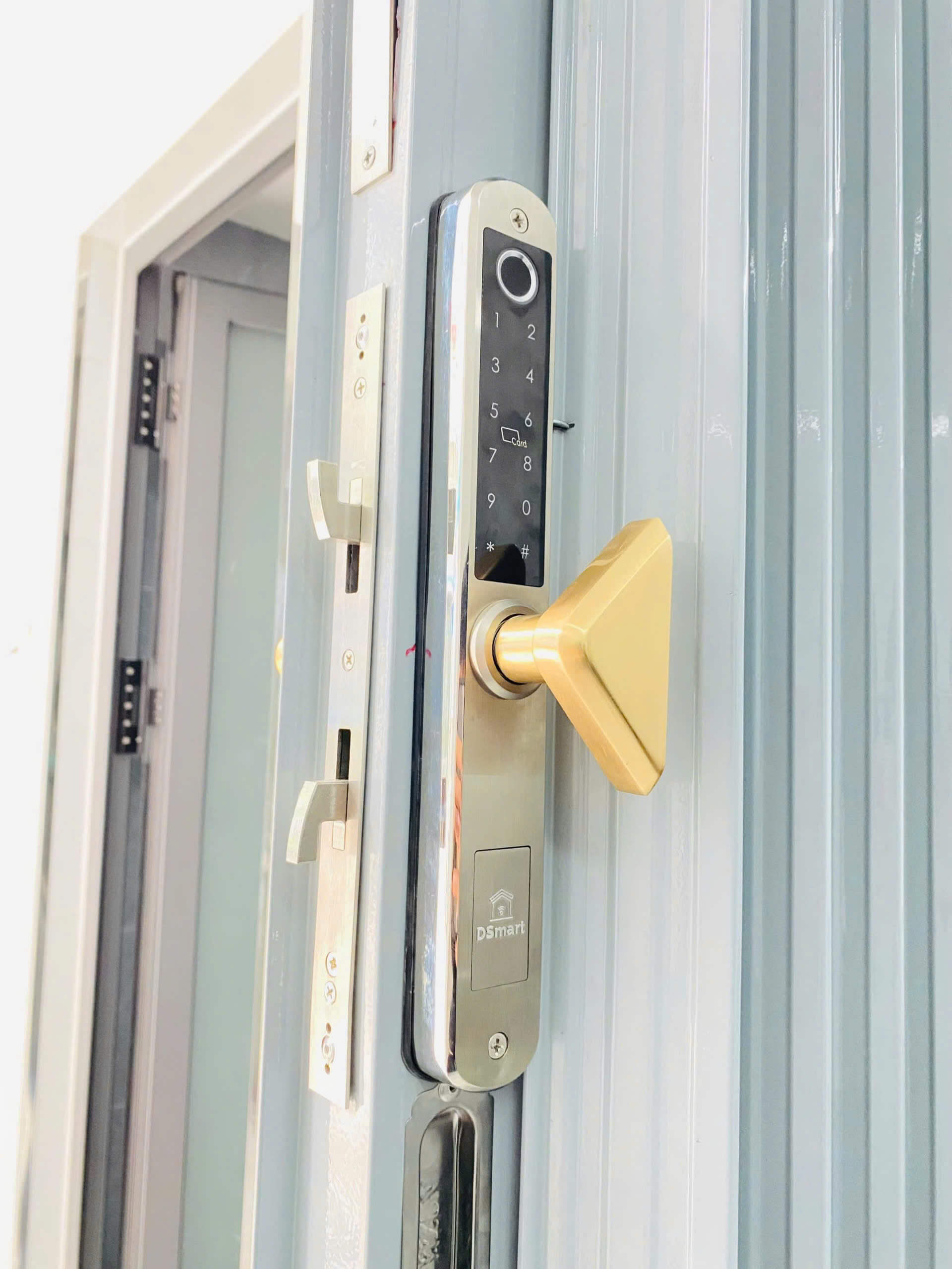 Khóa điện tử 2 mặt vân tay N35T-2C gắn cửa xếp lùa Khóa điện tử 2 mặt vân tay N35T-2C gắn cửa xếp lùa