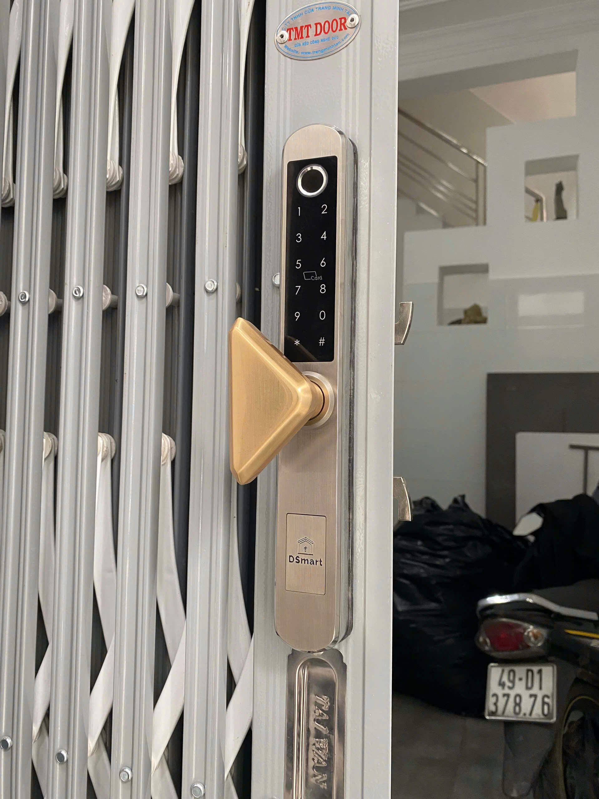 Khóa điện tử 2 mặt vân tay N35T-2C gắn cửa xếp lùa Khóa điện tử 2 mặt vân tay N35T-2C gắn cửa xếp lùa