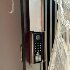 Khóa điện tử cửa cổng vân tay 2 chiều DSmart 2C35T Inox 304 9 🌟 Khả năng chống nước IP68 của khóa DSmart 2C35T