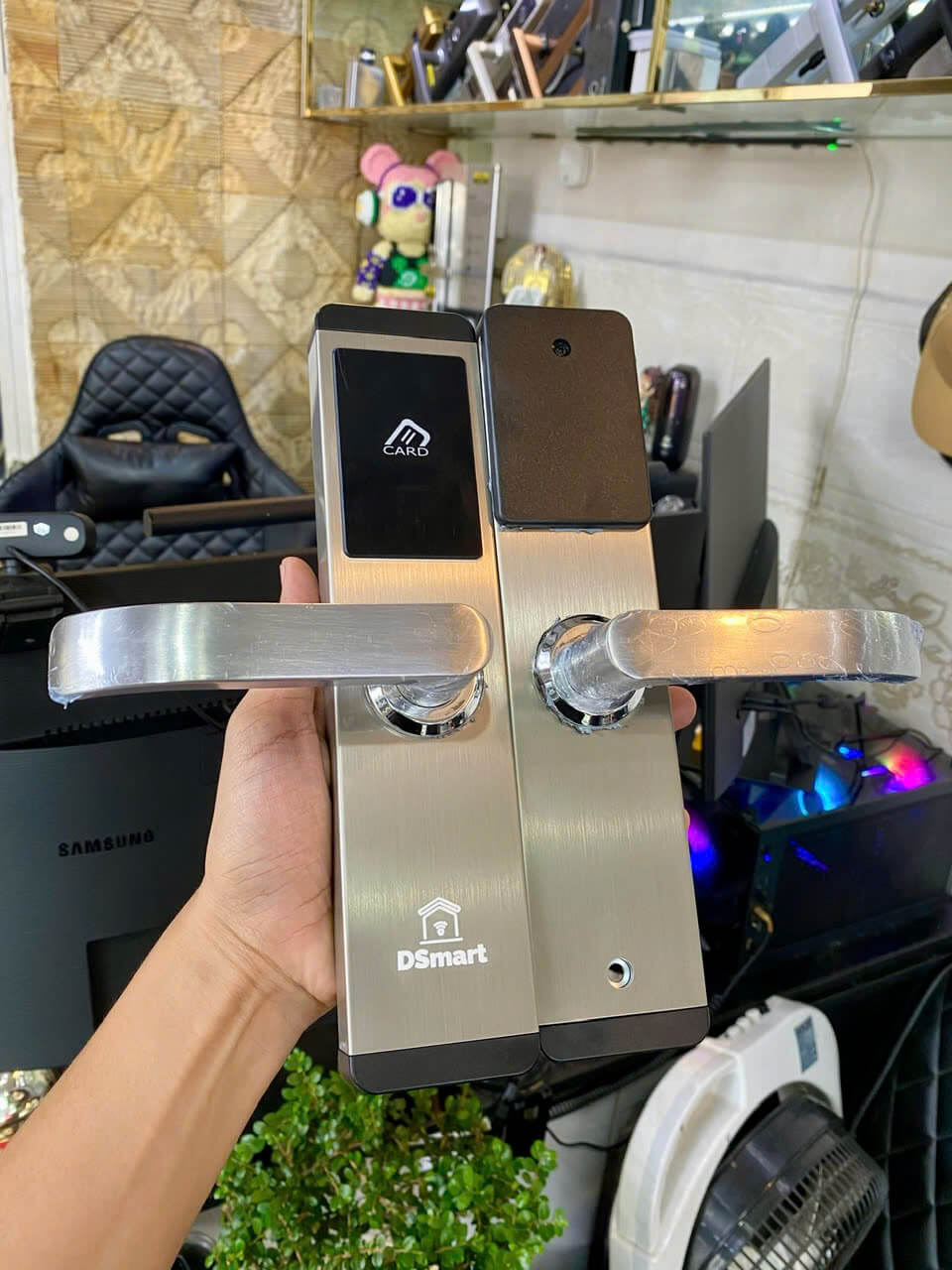 Khóa thông minh dành riêng cho khách sạn DSmart H02T Khóa điện tử thẻ từ quản lí khách sạn DSmart H02F