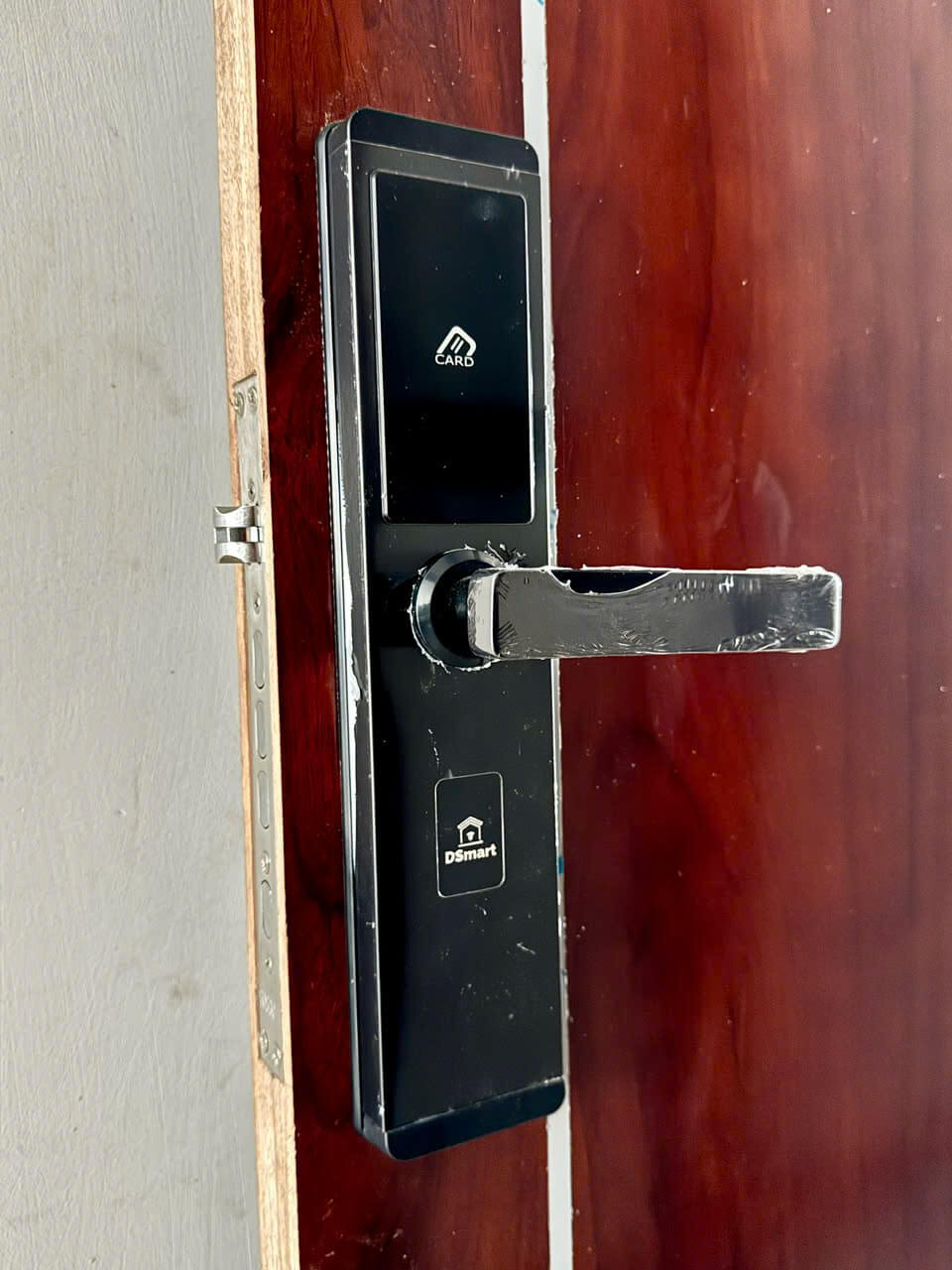 Khóa điện tử thẻ từ quản lí khách sạn DSmart H12F9441_dcbed5bff2bc633e6163186778825b43 Khóa điện tử thẻ từ quản lí khách sạn DSmart H12F