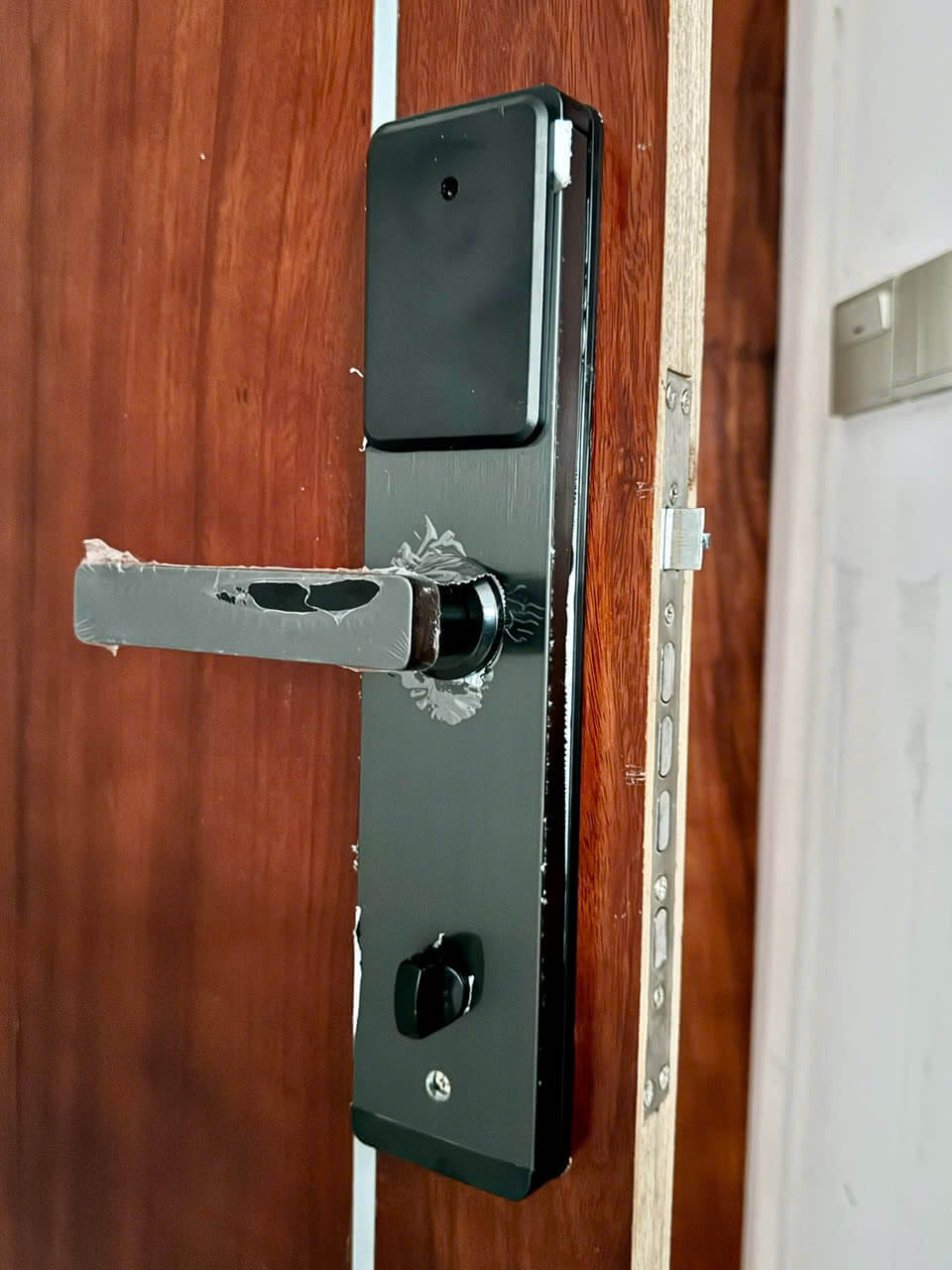 Khóa điện tử thẻ từ quản lí khách sạn DSmart H12F Khóa điện tử thẻ từ quản lí khách sạn DSmart H12F