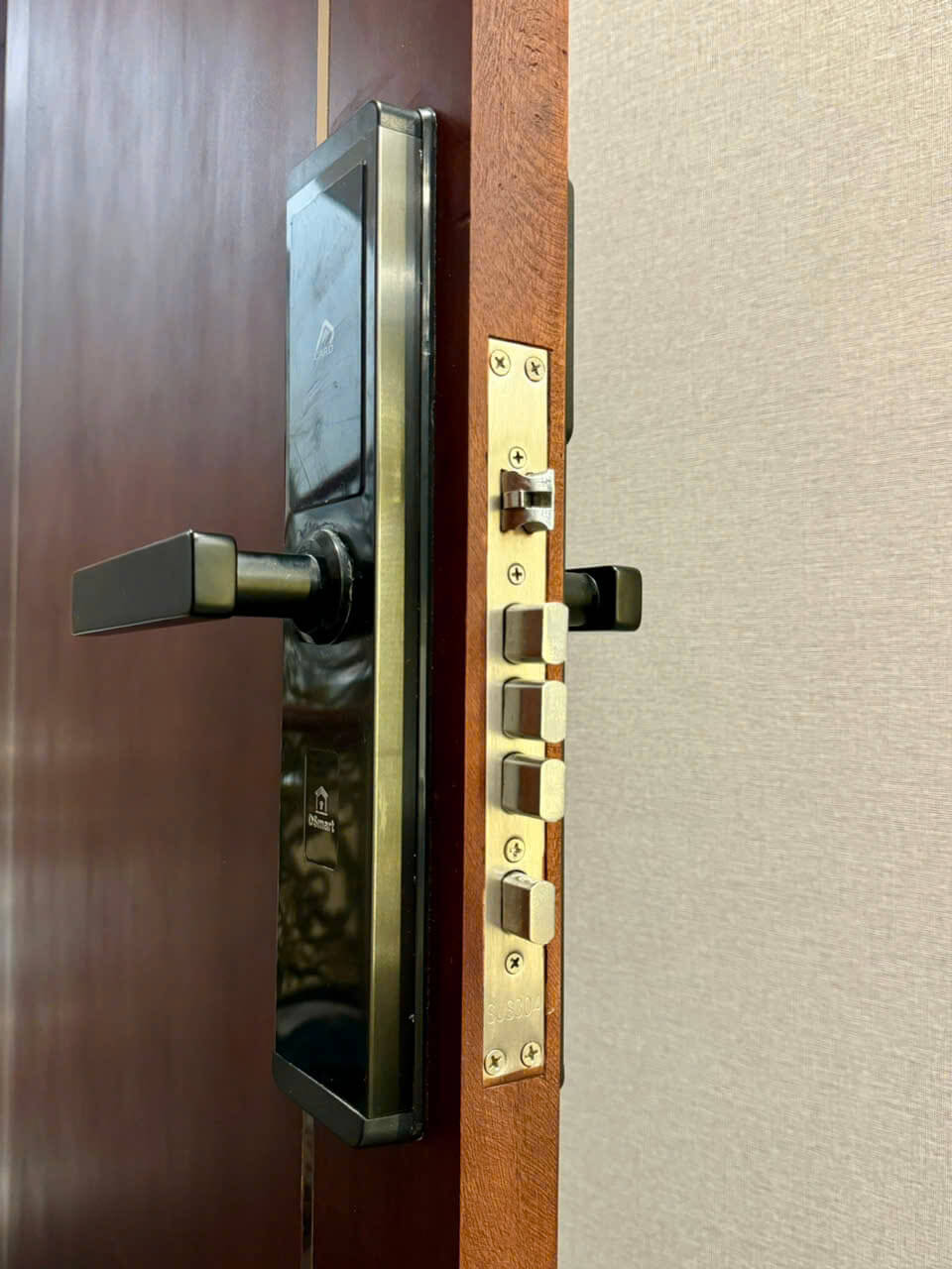 Khóa điện tử thẻ từ quản lí khách sạn DSmart H12F35_9863db4079b441419cf55f723dcf6bb0 Khóa điện tử thẻ từ quản lí khách sạn DSmart H12F