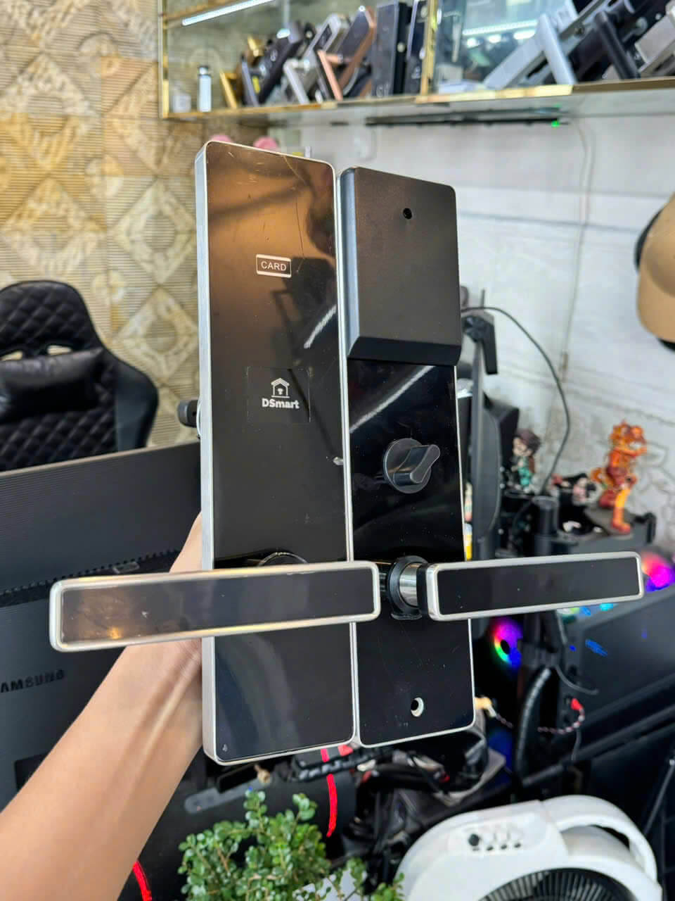 Khóa điện tử thẻ từ quản lí khách sạn DSmart H13F Khóa điện tử thẻ từ quản lí khách sạn DSmart H13F