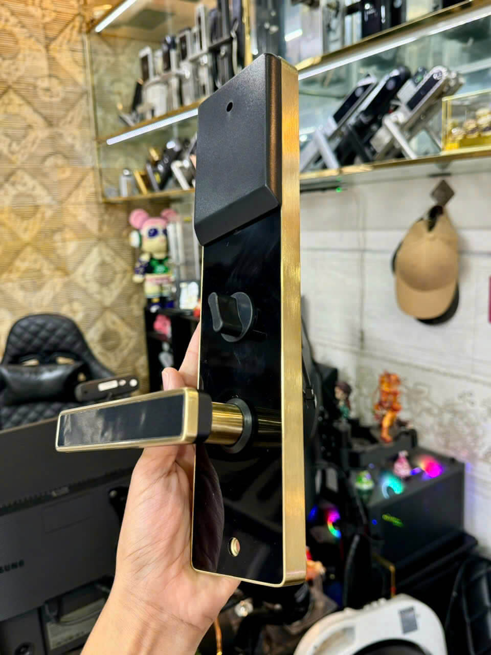 Khóa điện tử thẻ từ quản lí khách sạn DSmart H13F Khóa điện tử thẻ từ quản lí khách sạn DSmart H13F