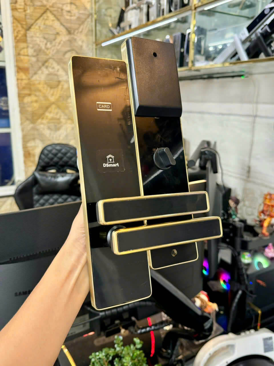 Khóa điện tử thẻ từ quản lí khách sạn DSmart H13F Khóa điện tử thẻ từ quản lí khách sạn DSmart H13F