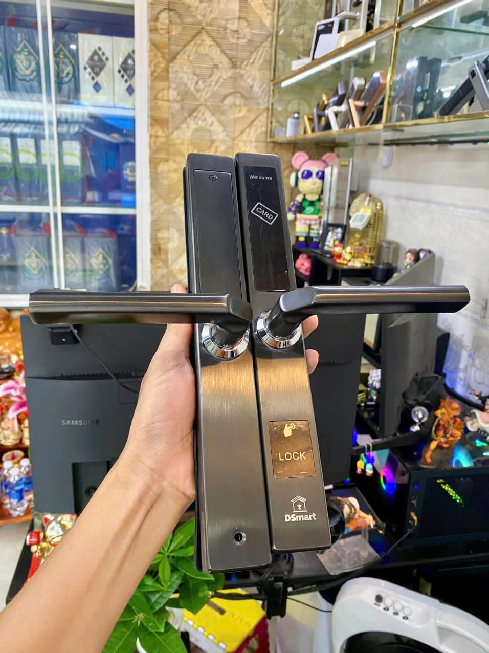 KHÓA ĐIỆN TỬ QUẢN LÝ KHÁCH SẠN DSMART HN12F CỬA NHÔM KHÓA ĐIỆN TỬ QUẢN LÝ KHÁCH SẠN DSMART HN12F CỬA NHÔM