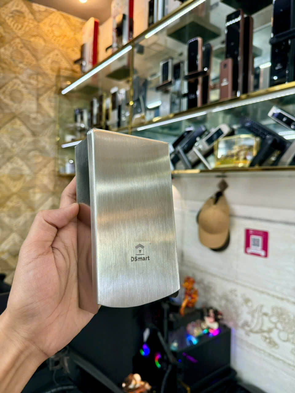 Hộp Che Inox Cho Hệ Thống Kiểm Soát Ra Vào Hộp Che Inox Cho Hệ Thống Kiểm Soát Ra Vào