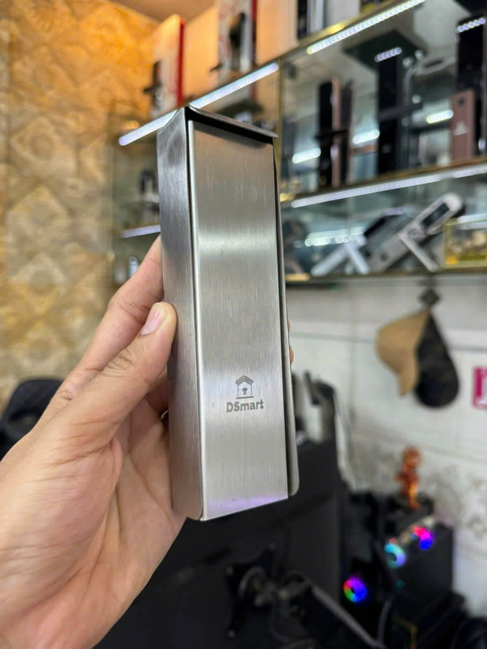 hộp che mưa Inox 304 cho khóa điện tử vân tay cửa nhôm XingFA hộp che mưa Inox 304 cho khóa điện tử vân tay cửa nhôm XingFA