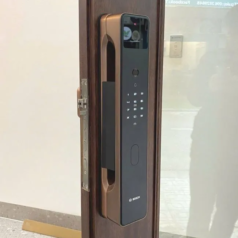 Ứng dụng di động điều khiển khóa Bosch FU8