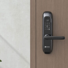 Trang chủ 299 EZVIZ L2S – Khóa cửa thông minh đáng mua nhất hiện nay.