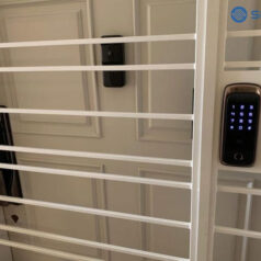 Khóa cửa điện tử vân tay SOLITY GD-60B 7 Người dùng xác thực vân tay khi vào và ra với khóa cửa kính điện tử SOLITY GD-60B.