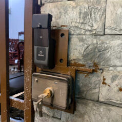 Khóa Cửa Cổng Vân Tay Chống Nước 1C38T TTLock 4 Khóa cửa cổng vân tay chống nước 1C38T TTLock lắp cửa lùa