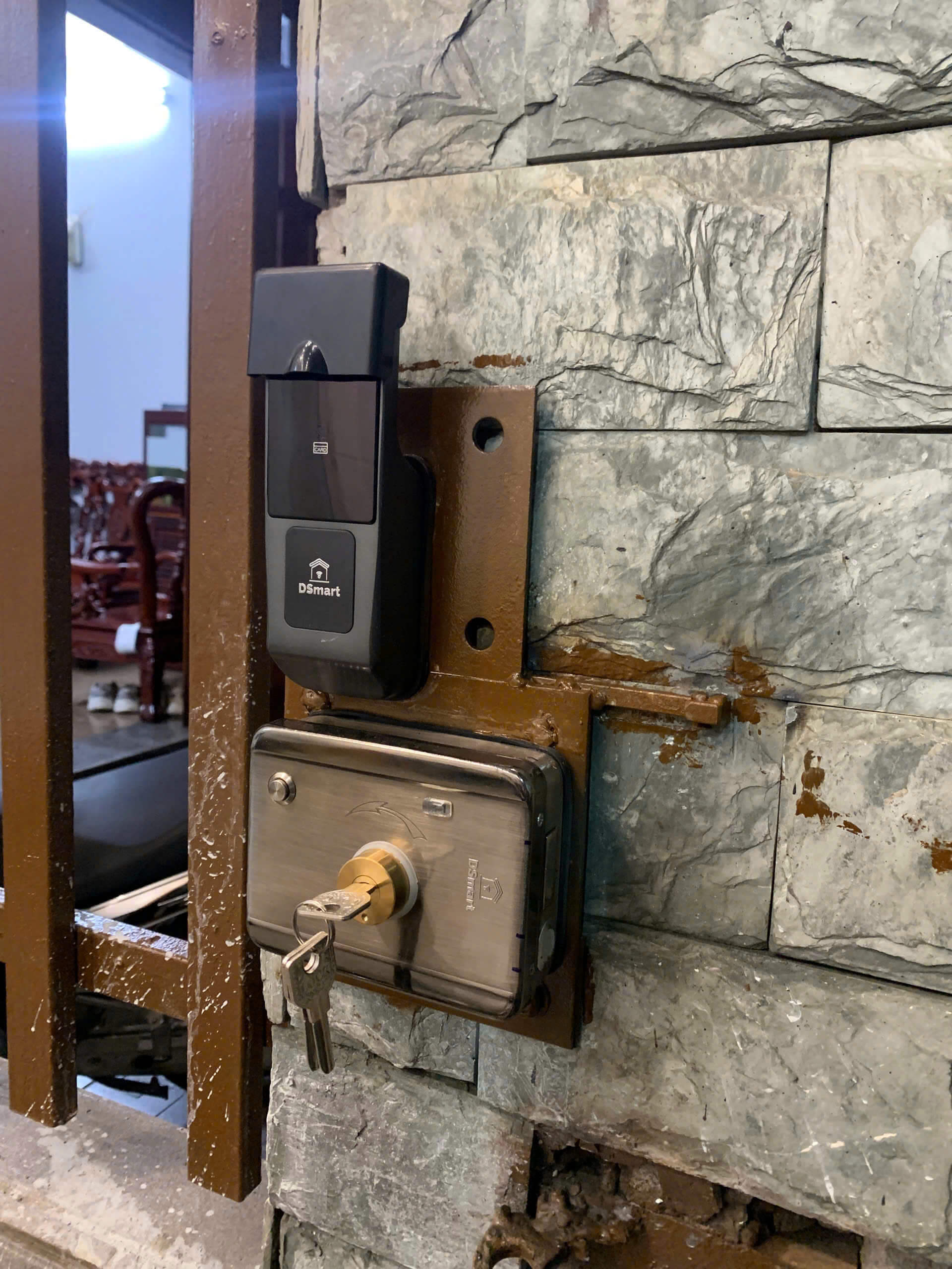 Khóa cửa cổng vân tay chống nước 1C38T TTLock lắp cửa lùa Khóa cửa cổng vân tay chống nước 1C38T TTLock lắp cửa lùa