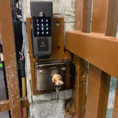 Khóa Cửa Cổng Vân Tay Chống Nước 1C38T TTLock 5 Khóa cửa cổng vân tay chống nước 1C38T TTLock có nút exit ra tự do