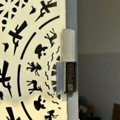 Tấm Pin Năng Lượng Mặt Trời DSmart PMT01 18 Tấm pin năng lượng mặt trời DSmart PMT01 – giải pháp cho khóa cổng không dây