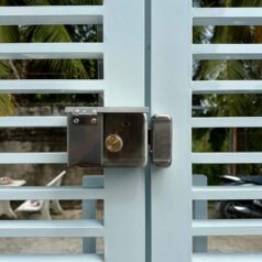 Tấm Pin Năng Lượng Mặt Trời DSmart PMT01 16 Tấm pin DSmart PMT01 sạc pin trong 3 ngày nắng, dùng đến 12 tháng