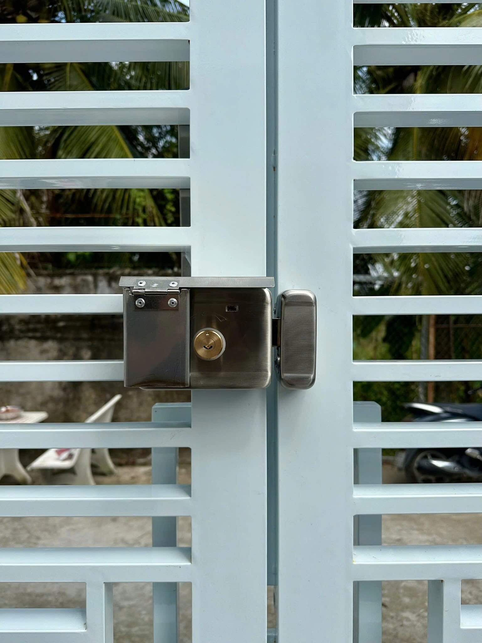 Tấm pin DSmart PMT01 sạc pin trong 3 ngày nắng, dùng đến 12 tháng Tấm pin DSmart PMT01 sạc pin trong 3 ngày nắng, dùng đến 12 tháng