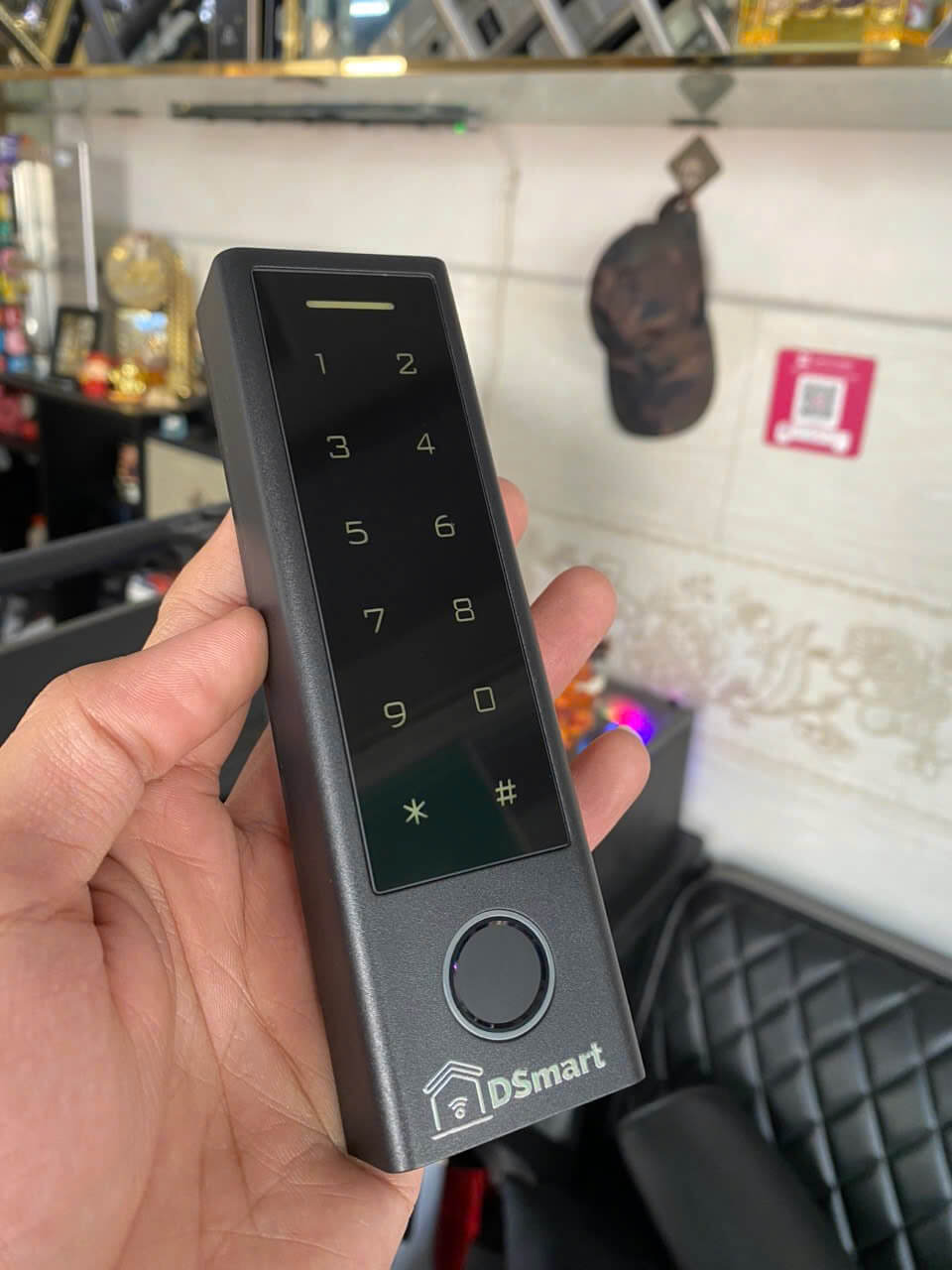 Đầu đọc vân tay DSmart DD26TUB Bluetooth - Kiểm soát ra vào thông minh Đầu đọc vân tay DSmart DD26TUB Bluetooth hỗ trợ vân tay, mật mã, thẻ từ và quản lý qua app Tuya / Smart Life.