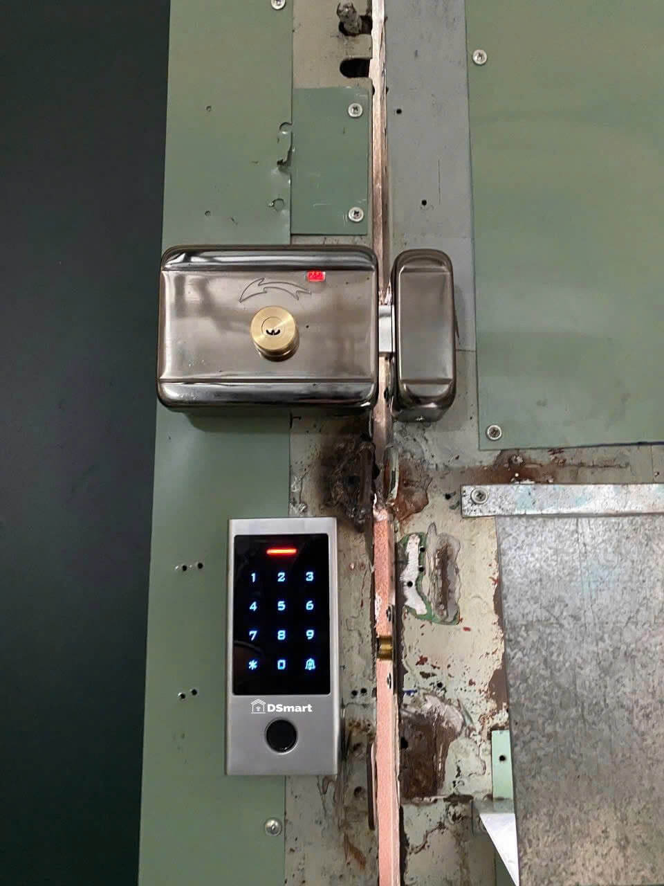 Đầu đọc vân tay chống nước IP66, chất liệu Inox bền bỉ DSmart DD28TUB Bluetooth có vỏ Inox đổ keo chống nước IP66, hoạt động bền bỉ trong mọi điều kiện.