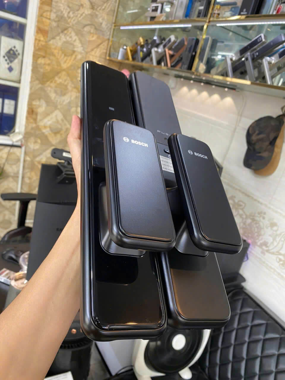 Bosch EL600 – Khóa điện tử vân tay mở cửa kéo đẩy cao cấp Khóa vân tay Bosch EL600 – công nghệ nhận diện vân tay tiên tiến