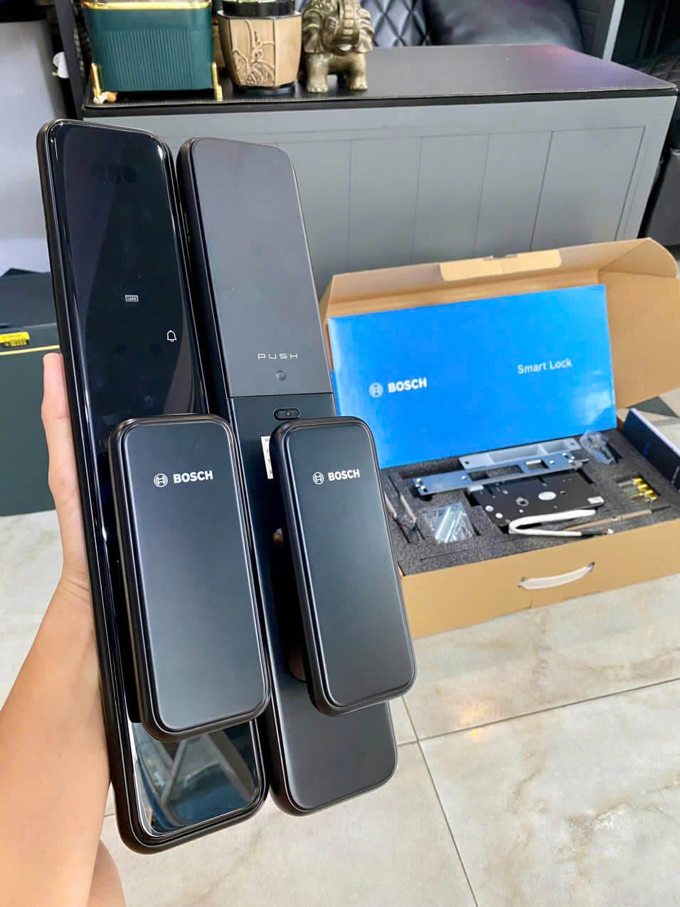 Giá khóa Bosch EL600 chính hãng – Mẫu khóa điện tử cao cấp ưa chuộng 2025 Khóa điện tử Bosch EL600 – Thiết kế hiện đại, bảo mật đa lớp