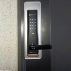 Khóa cửa Solity GM-7000BK với nhiều phương thức mở, có cảm biến chống cháy hiện đại.