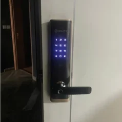 Solity GM-7000BK với chất liệu chống xước, chống cháy, đảm bảo an toàn cho gia đình.