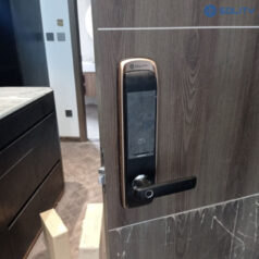 Khóa cửa điện tử vân tay Solity GM-6000BK 7 Cách lắp khóa Solity GM-6000BK đơn giản, phù hợp cho cửa gỗ và cửa thép.