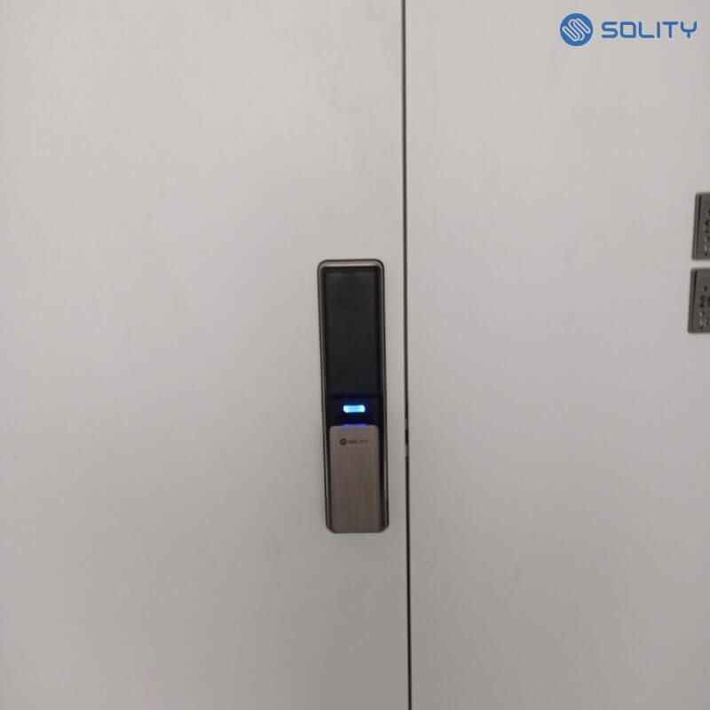 Quản lý khóa Solity GSP-2000BK bằng app trên điện Khóa điện tử Solity GSP-2000BK có thể điều khiển từ xa qua ứng dụng tiện lợi
