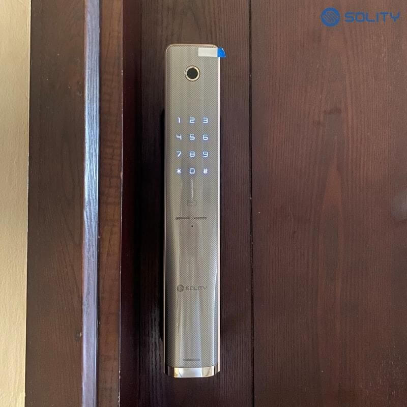 Các tính năng an toàn của khóa Solity GP-4000BK Khóa cửa điện tử Solity GP-4000BK với cảm biến nhiệt, báo động xâm nhập và bảo mật cao.