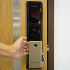 Khóa Solity GP-6000BAK cho phép kết nối điện thoại, điều khiển từ xa qua ứng dụng thông minh.