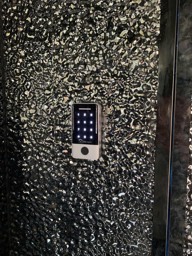 Đầu đọc vân tay DSmart DD35T kiểm soát ra vào hiện đại Đầu đọc vân tay DSmart DD35T tích hợp TTLock mở cửa bằng vân tay, mật khẩu, thẻ từ