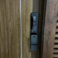 Màn hình cảm ứng có đèn nền LED, hỗ trợ thao tác trong điều kiện thiếu sáng