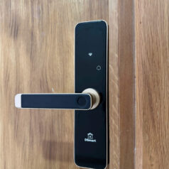 Bộ khóa DSmart PN07T bao gồm khóa, remote, thẻ từ, thẻ reset, hướng dẫn sử dụng