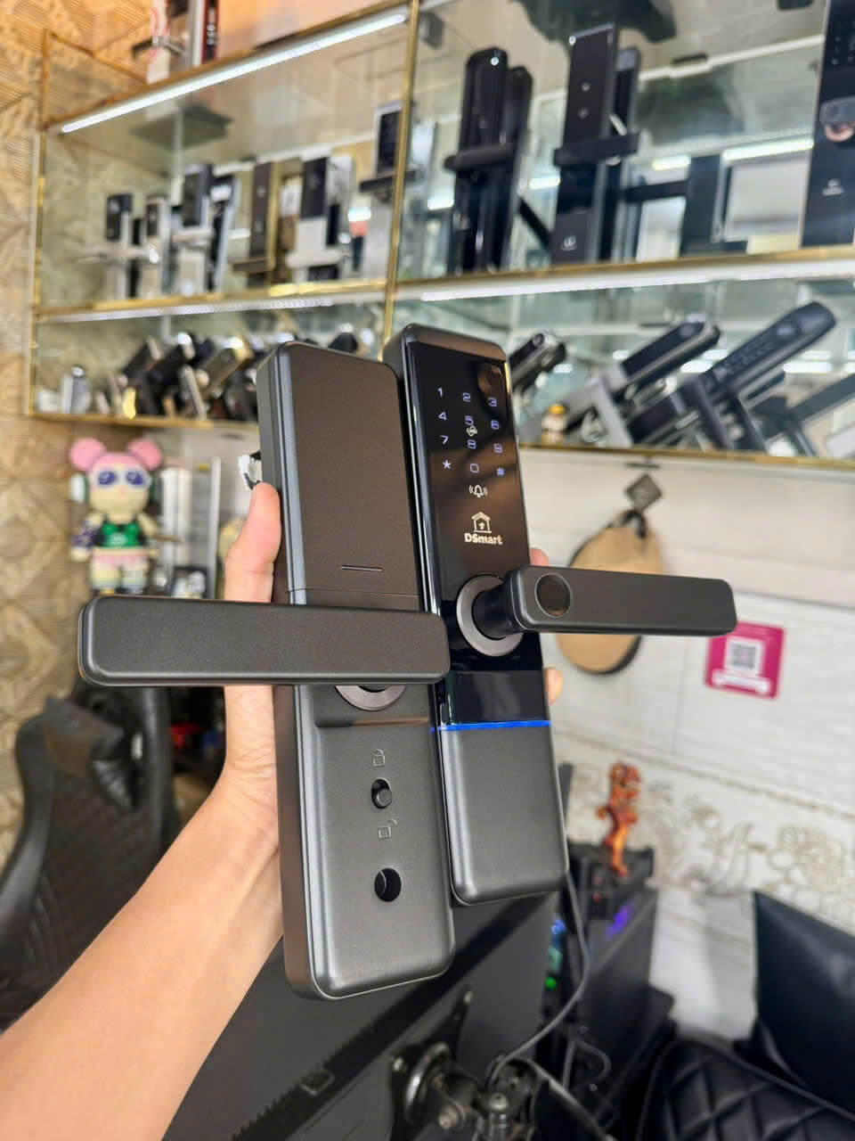 Khóa cửa gỗ vân tay DSmart PN12T DSmart PN12T khóa điện tử 5 chức năng hiện đại