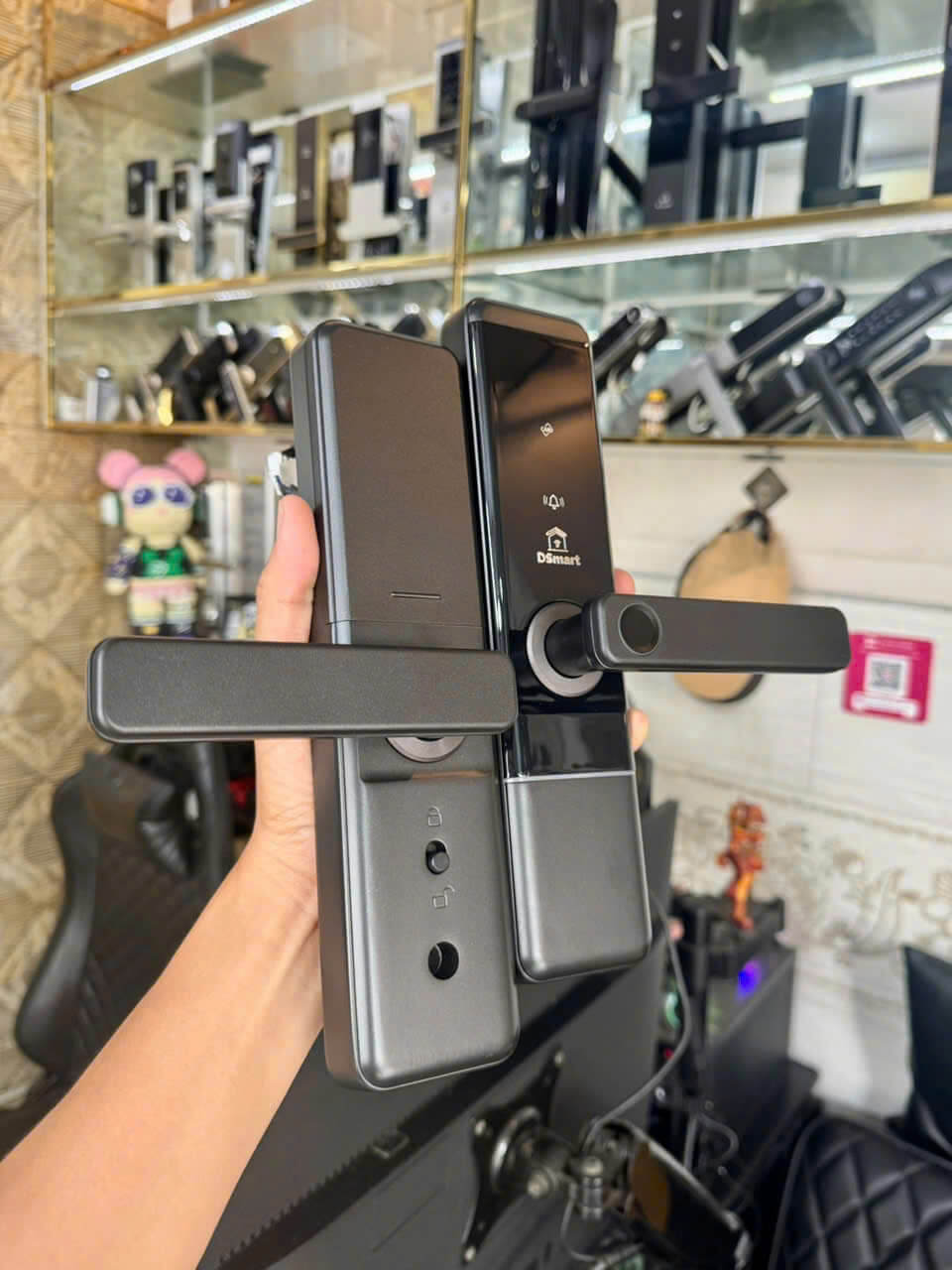 Khóa thông minh DSmart PN12T cho căn hộ, chung cư Khóa thông minh DSmart PN12T cho căn hộ, chung cư khóa điện tử giá tốt, dễ lắp đặt