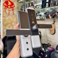 Khóa thông phòng PN12T màu bạc sử dụng cho cửa phòng ngủ, cửa phòng làm việc, vận hành êm ái và bền bỉ.